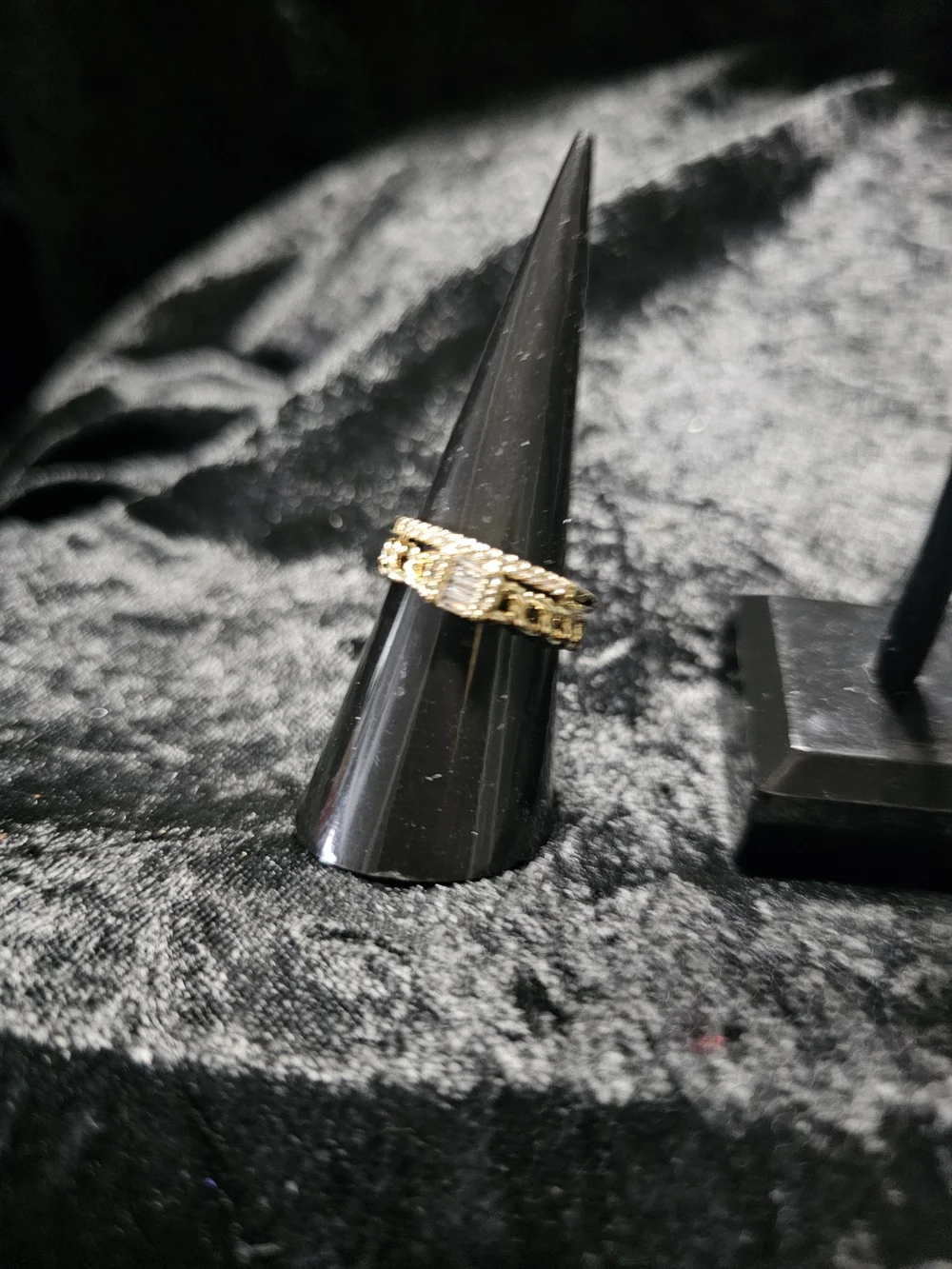Gold-Tone Womens Chain Link Band Ring - Brand Unknown size 8